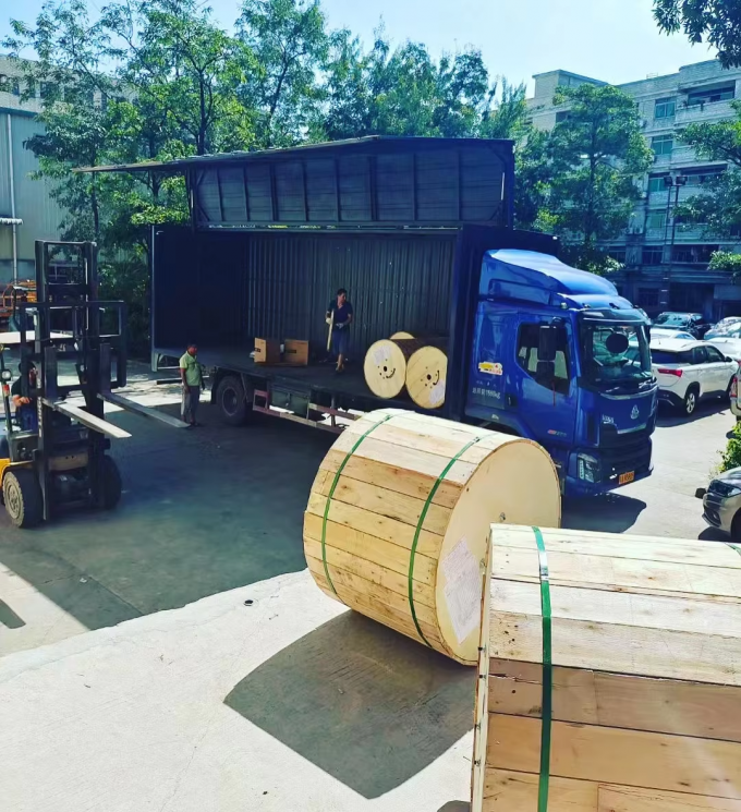 Stok Pabrik Outdoor Double Armored GYTS53-96 Core Fiber Optic Cable Double Jacket G652D dikirimkan pada hari yang sama 14