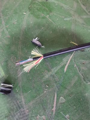 Overhead ADSS Span 300m Kabel Serat Optik 8 12 48 96 144 Kabel Serat Optik Inti