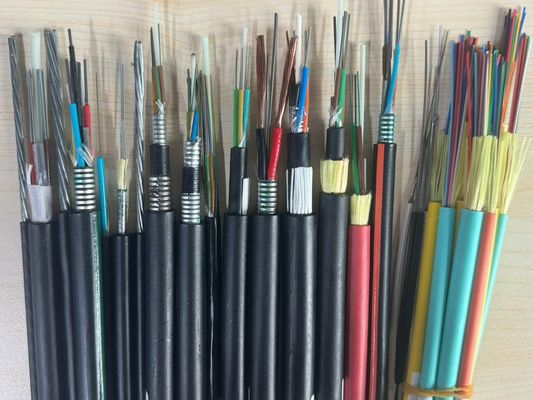 12 inti GYXTW luar SM kabel serat optik unitube dipersenjatai dengan pita baja 6mm 7mm 8mm kabel serat optik