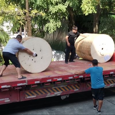 OEM Pabrik Pasokan 144 Inti ADSS Outdoor Kabel Serat Optik Udara 1KM 2KM 3KM Harga