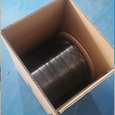 GJYXFCH Steel Wire Outdoor FTTH Drop Cable 1 2 4 Core G657A Fiber Flexible LSZH Flame-Retardant Mudah Dipasang