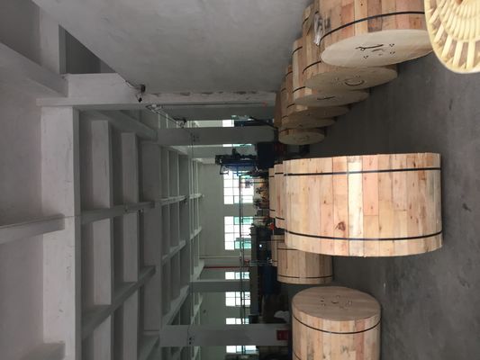 500M Gambar 8 Dukungan Kabel Serat Optik 48 Core GYTC8S