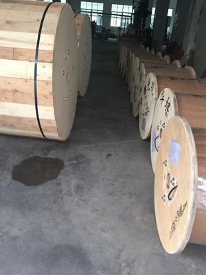 8 12 Inti Gyfxty Kabel Serat Optik Luar Ruangan Selubung HDPE