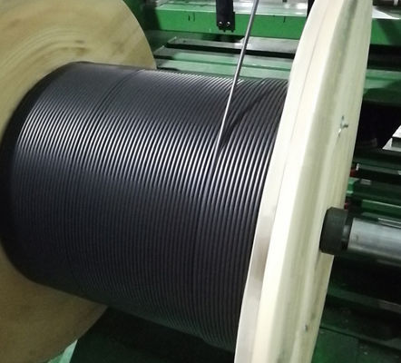 24 Inti Kabel Serat Optik Luar Ruangan Kekuatan Non Logam Anggota Terdampar