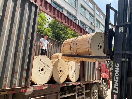 Kabel Serat Optik Inti GYFXTY 2 4 6 Luar Untuk Telekomunikasi